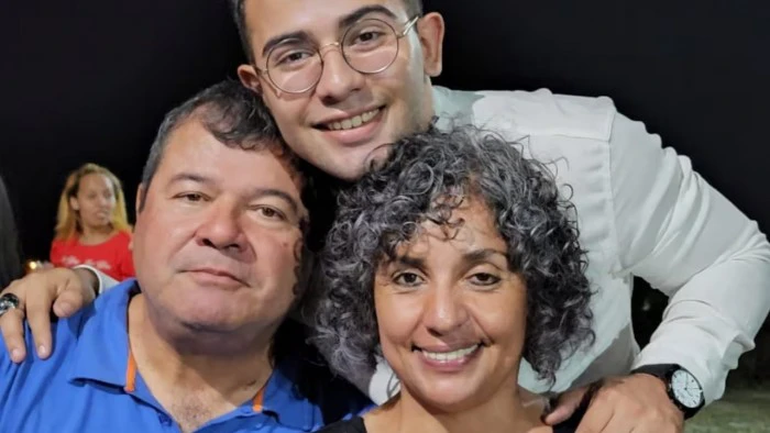 6918687d79762_700_394!