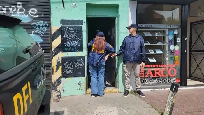 693b23a7f1558_700_394!