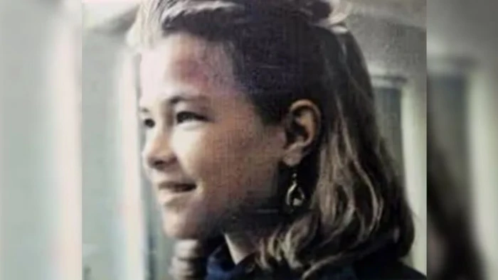 69d03ddd46457_700_394!