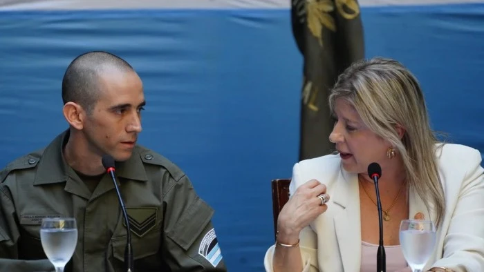 69d64758b4605_700_394!