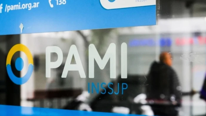 69c93913ae45d_700_394! (1)