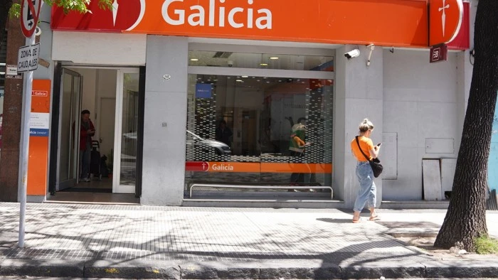 69aec0d36601d_700_394!