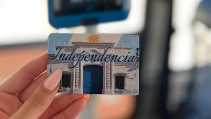 699eeb61d15a1_700_394!