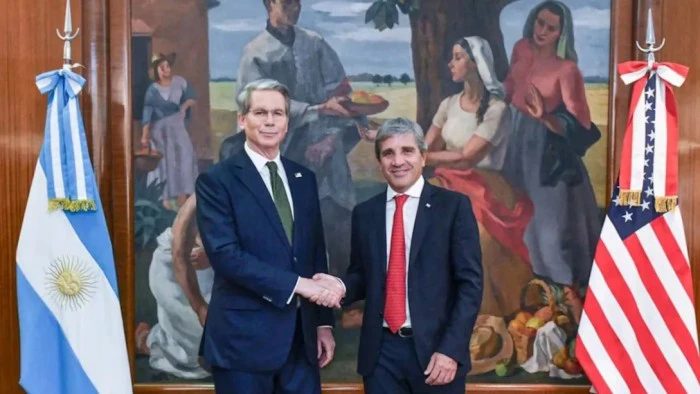 68e1050de80ee_700_394!