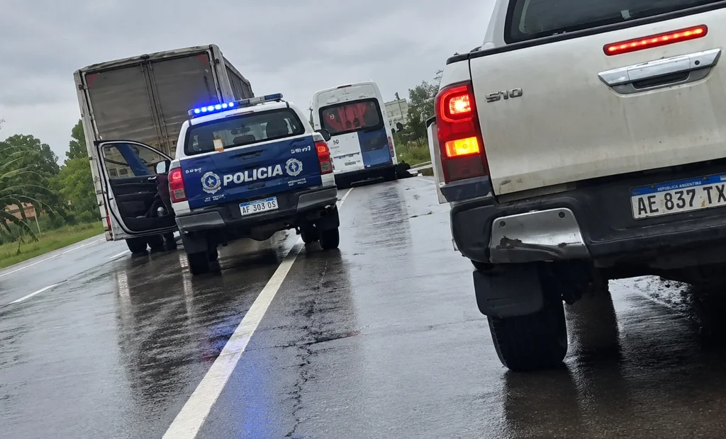 tragedia_ruta_famailla_motociclista_rueda_camion