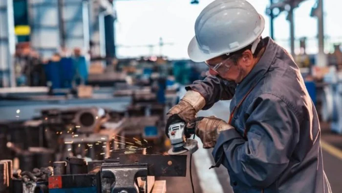 690e55946dfcf_700_394!